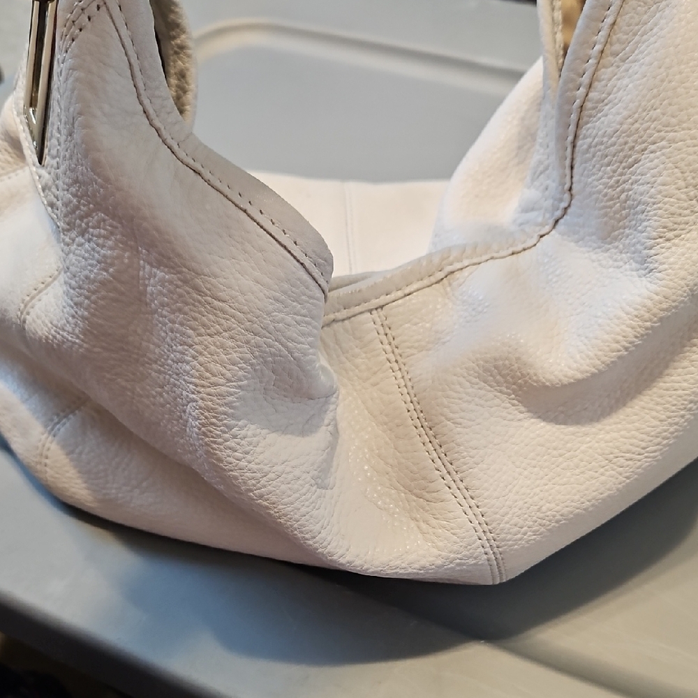 Elegant White Leather Bag